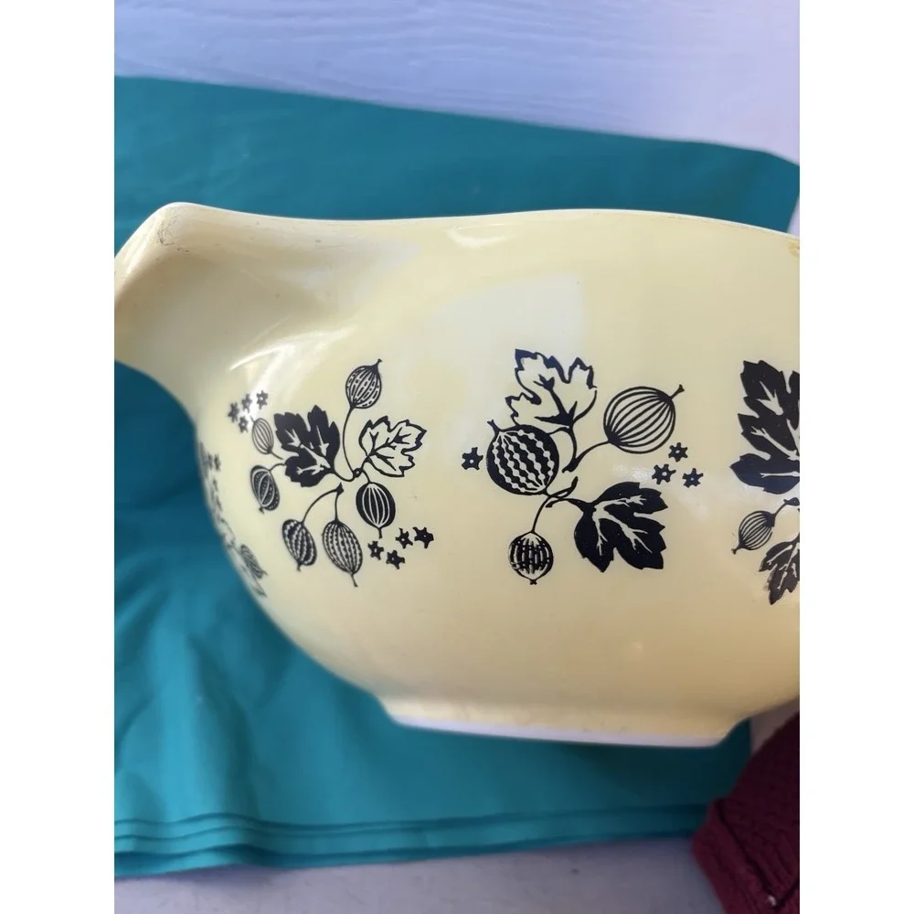 Pyrex Bowl Gooseberry Black on Yellow 4 Qt Cinderella Large Mixing Bowl #444